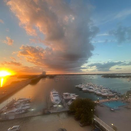 Panoramic Luxurious Waterfront One Bedroom Apartment With Miami Skyline View Free Parking 5Min Drive To Miami Beach Esterno foto