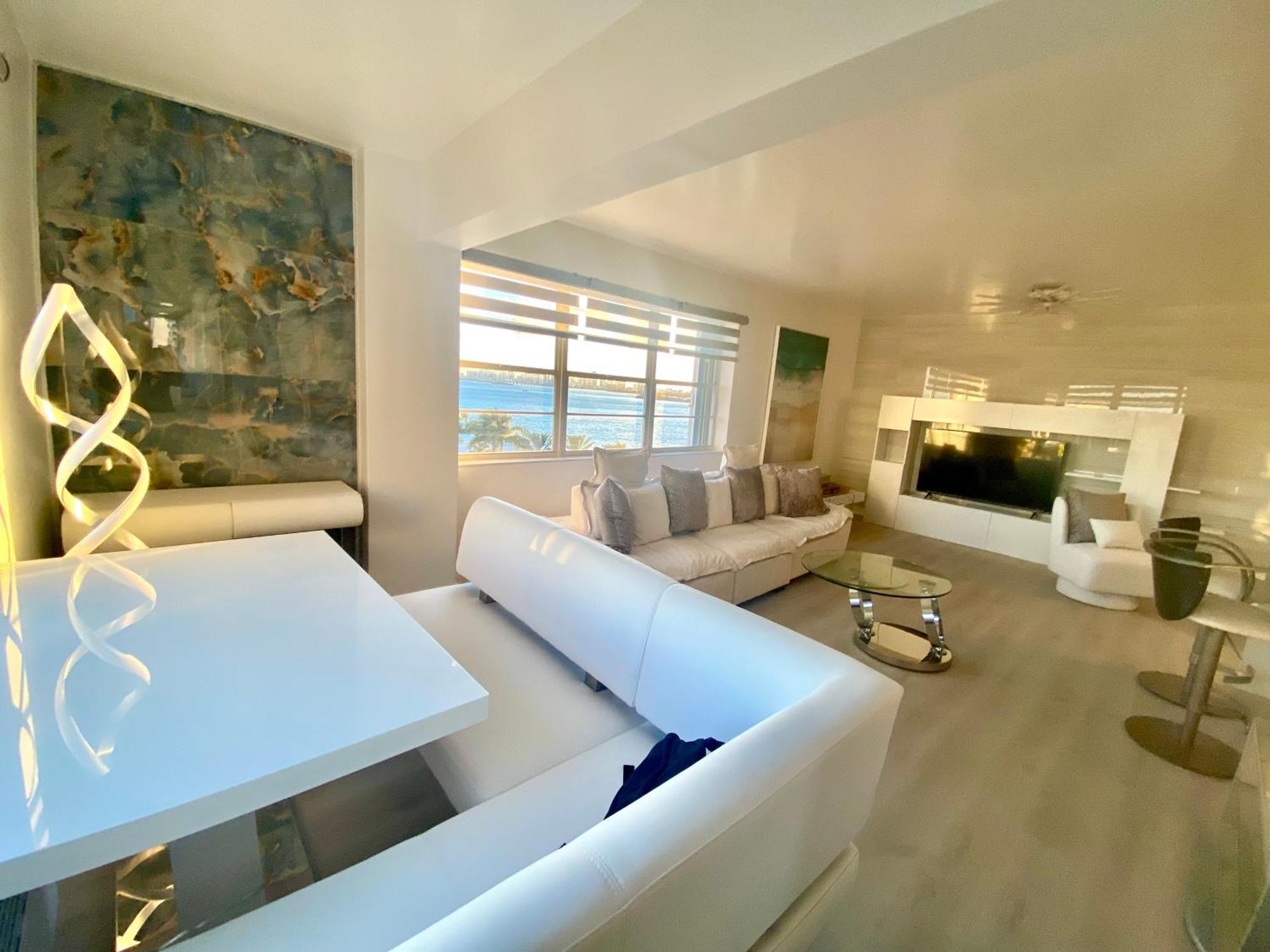 Panoramic Luxurious Waterfront One Bedroom Apartment With Miami Skyline View Free Parking 5Min Drive To Miami Beach Esterno foto