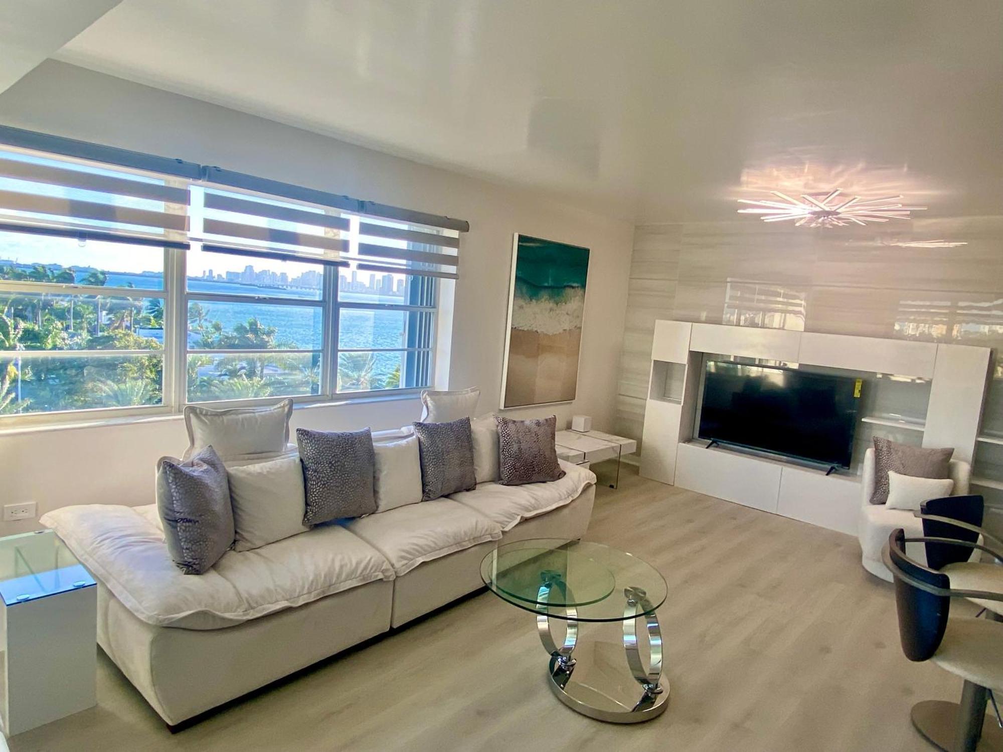 Panoramic Luxurious Waterfront One Bedroom Apartment With Miami Skyline View Free Parking 5Min Drive To Miami Beach Esterno foto