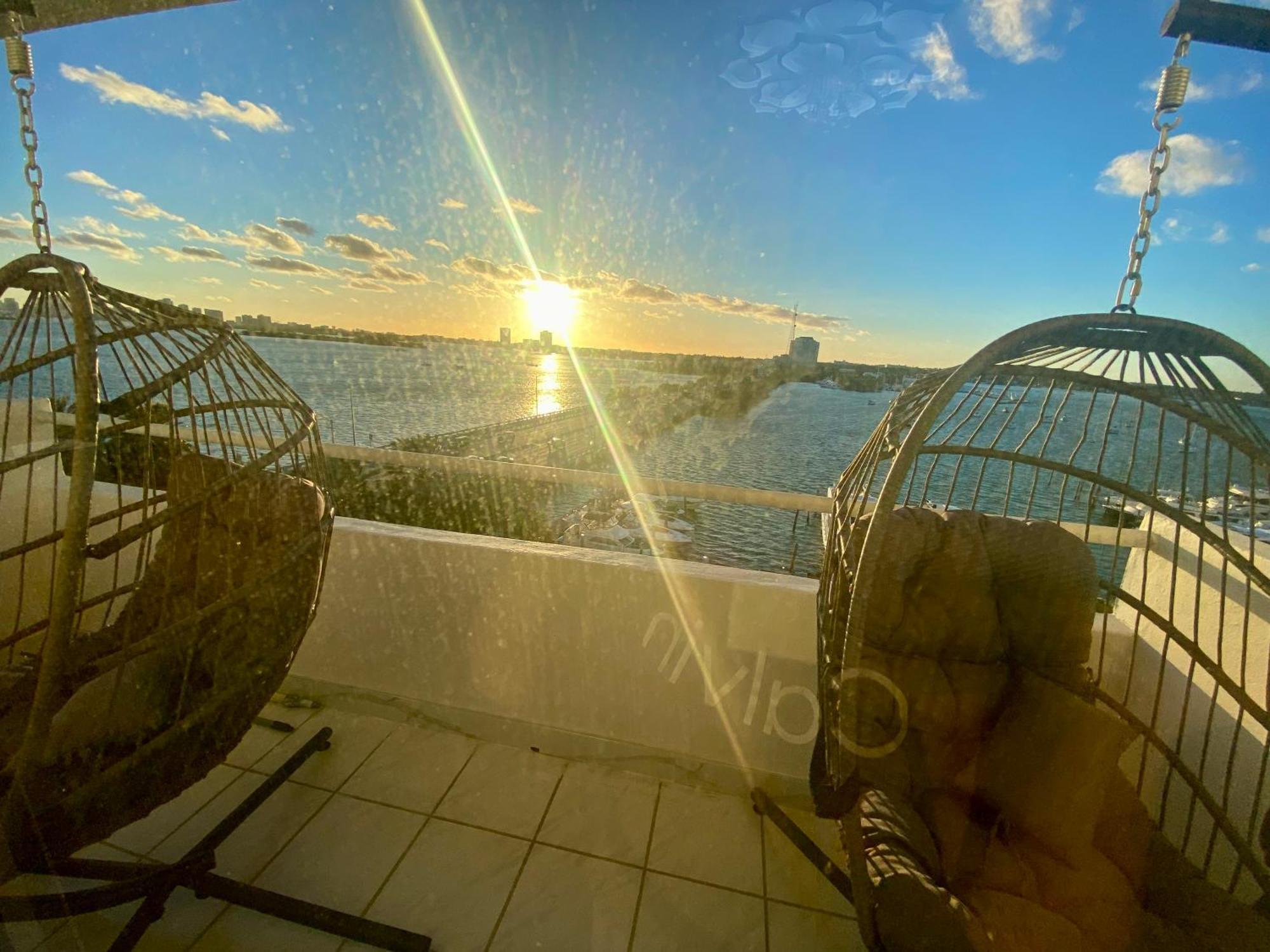 Panoramic Luxurious Waterfront One Bedroom Apartment With Miami Skyline View Free Parking 5Min Drive To Miami Beach Esterno foto